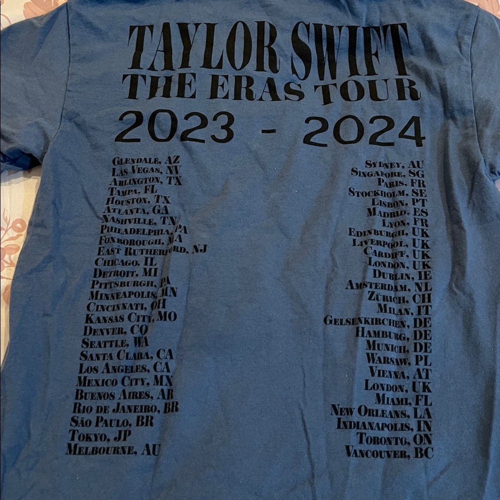 Taylor Swift Blue Eras Tour T-shirt size small - Picture 5 of 5